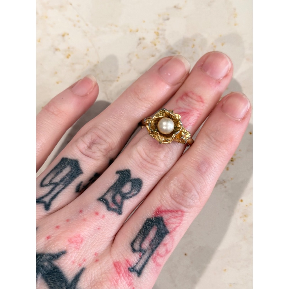 Vintage Sarah Coventry Gold Tone Faux Pearl Brutalist Flower Ring Size 6.5
